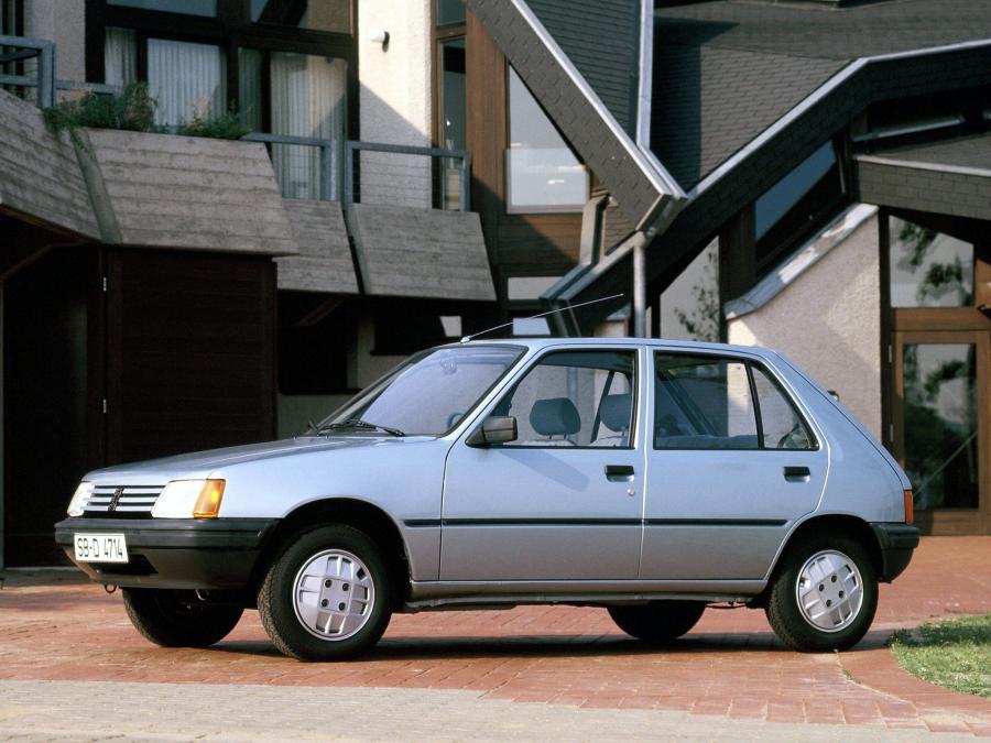  Peugeot 205 5-Door 1983 года  (фото 5 из 14)